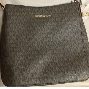 Michael Kors Jet Set Travel Large Messenger Crossbody Bag Brown